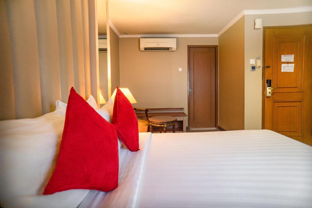 Olympic Hotel Dżakarta Zewnętrze zdjęcie