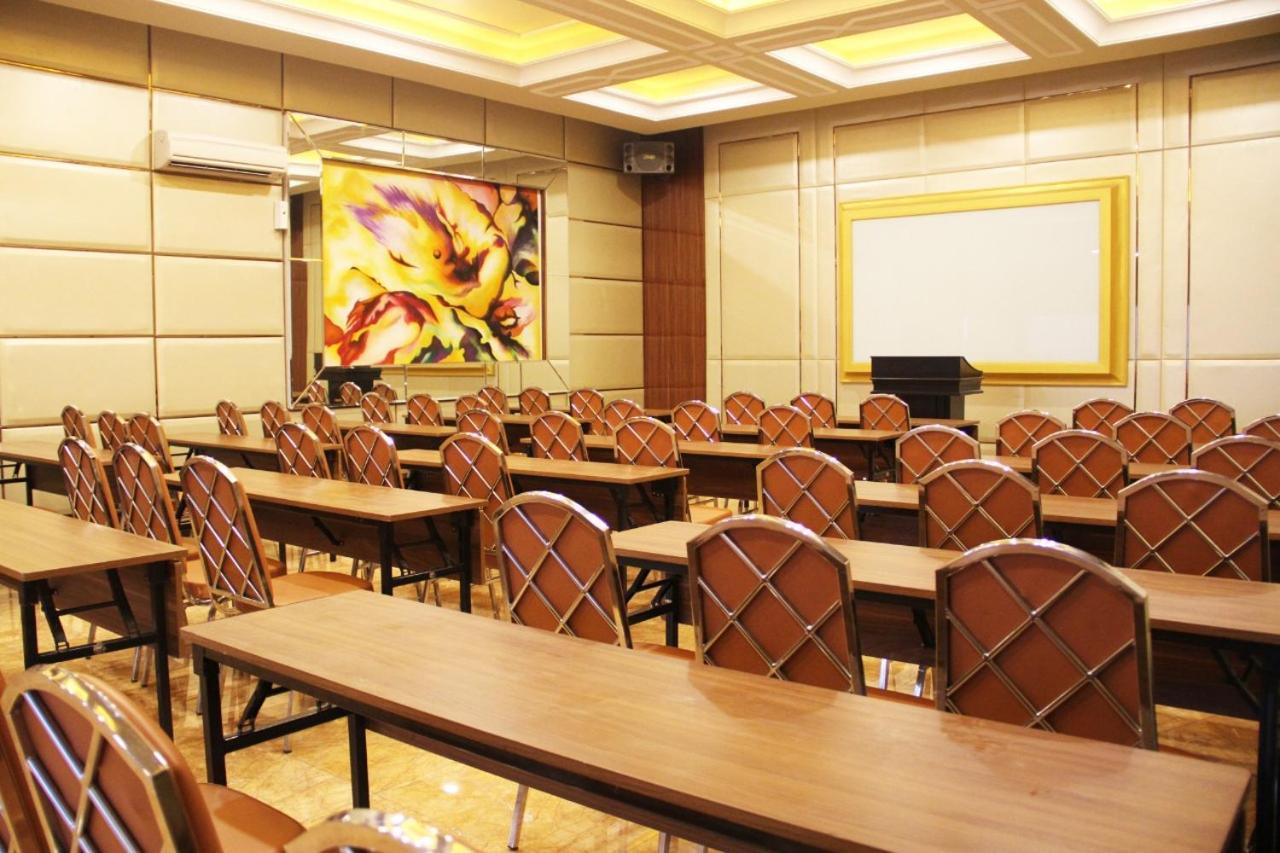 Olympic Hotel Dżakarta Zewnętrze zdjęcie